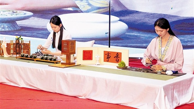 郑毓祥以新式茶席解锁工夫茶美学，拓展茶文化传播边界