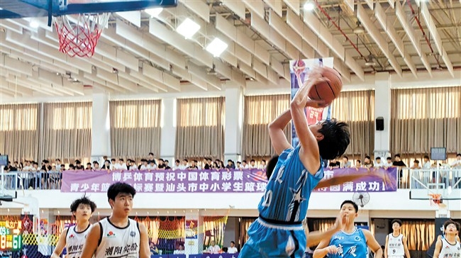 我市举办青少年篮球锦标赛暨中小学生篮球锦标赛