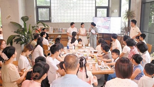 《学习之友》《潮声》杂志社携手打造首个乡村图书馆