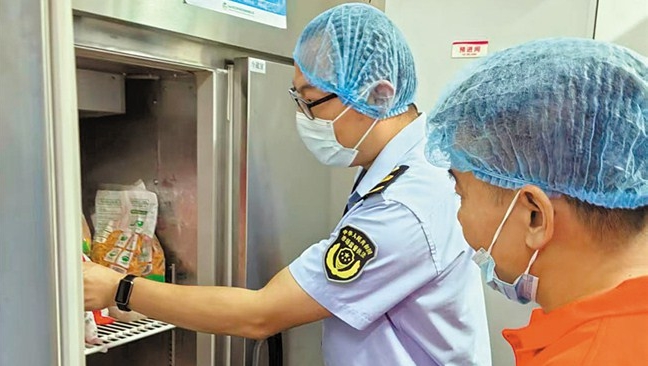 我市市场监管部门开展秋季开学食品安全“统一查”行动
