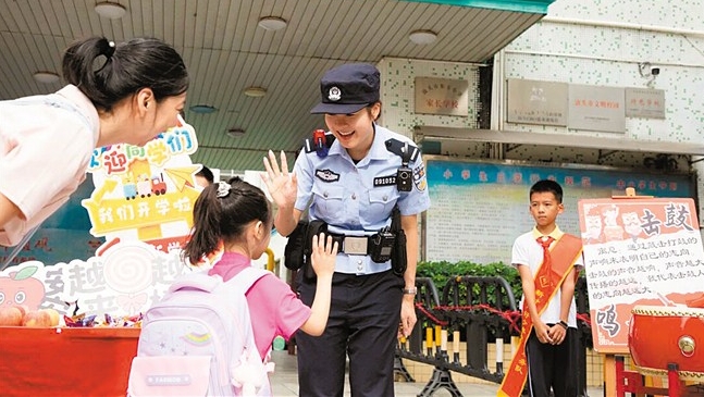 我市公安机关做好秋季开学校园安保工作