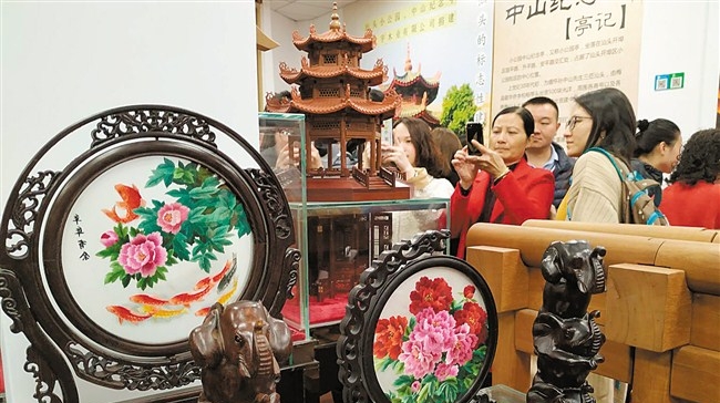 年轻传承人将非遗变成能“自我造血”的产业