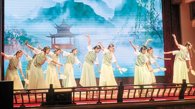 2026年汕头市文艺赋美乡村惠民活动潮南区专场亮相老妈宫戏台
